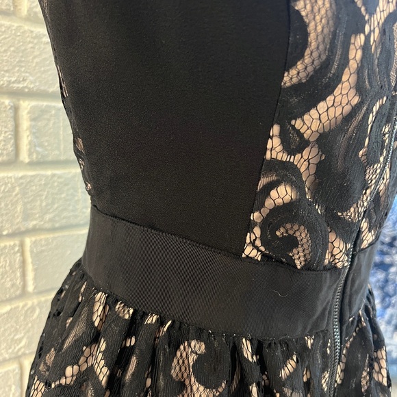 EUC VENUS black lace overlay dress with front zipper. Size 6. - Picture 5 of 8